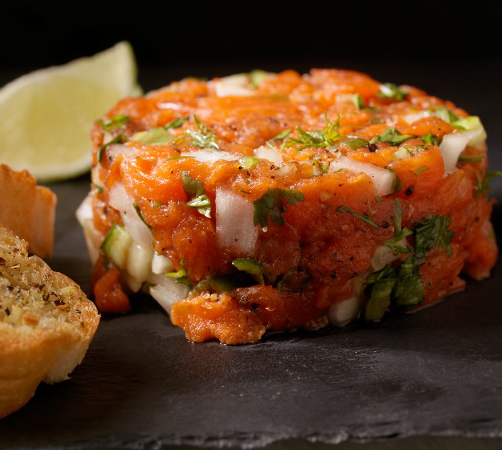 Arriba 33+ Imagen de fondo tartar de salmon ahumado y aguacate directo al paladar El último